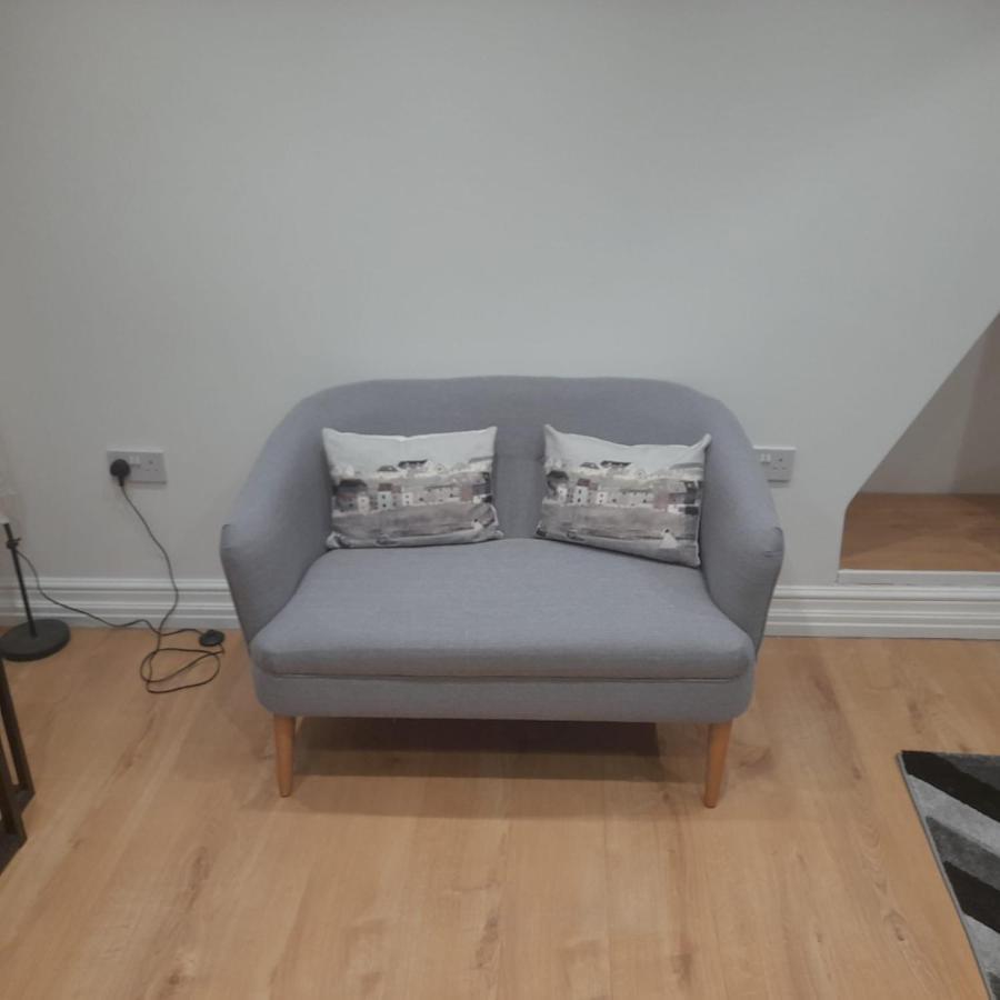 Beautiful Loft With En-Suit In A Family House, London Exteriör bild